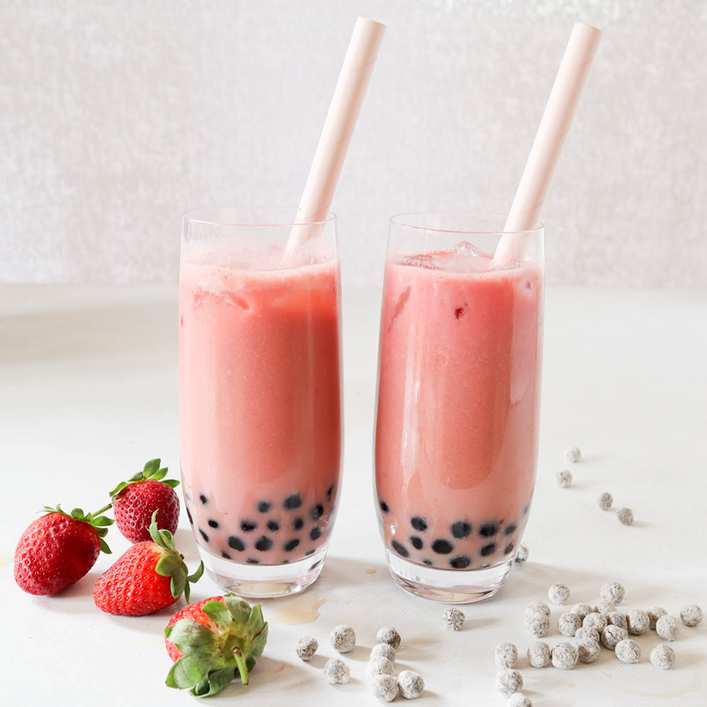 Make fresh strawberry bubble tea (boba) at home